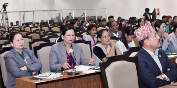 काठमाडौँ, ७ असोजः 
प्रतिनिधिसभा बैठक
 सिंहदरबारस्थित सङ्घीय संसद भवनमा बुधबार बसेको प्रतिनिधिसभाको बैठक । तस्बिरः रत्न श्रेष्ठ/रासस